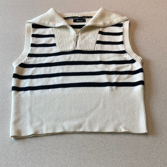 Olivaceous NWOT Cream and Black Striped Sweater Vest Women Size Small - Picture 10 of 12